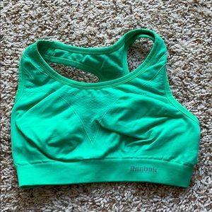 sports bra